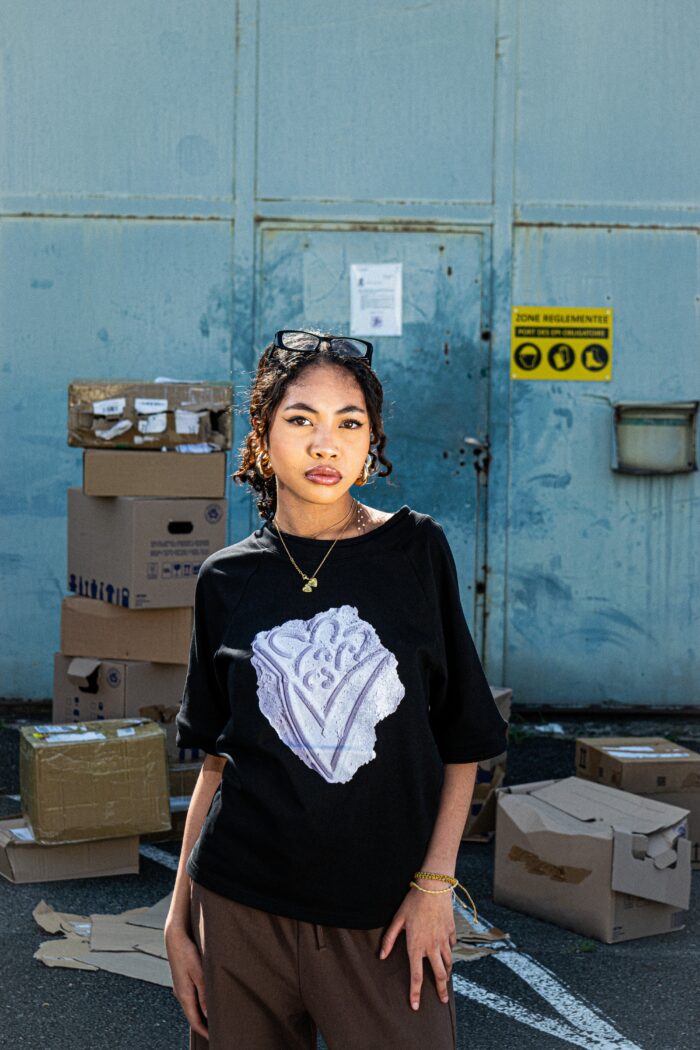 T-shirt crop Béton – Image 4